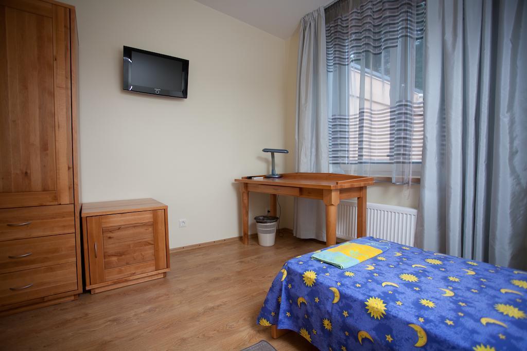 Sajutu Parka Hostelis Valmiera Exterior foto